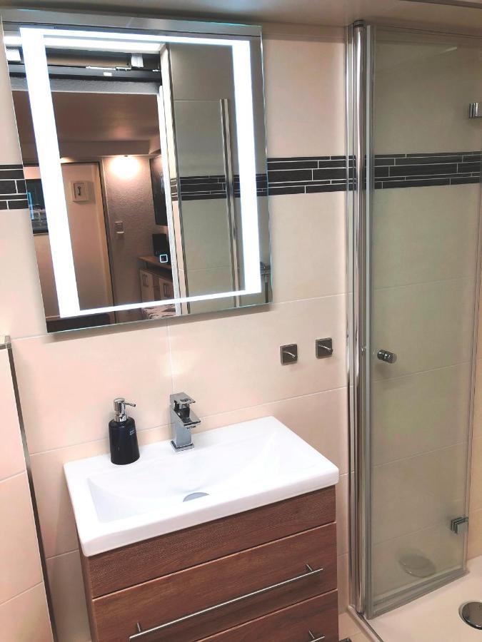 Ferienwohnung Apartment Dettum Mit Eigenem Bad, Kochnische Und Wintergarten Luaran gambar