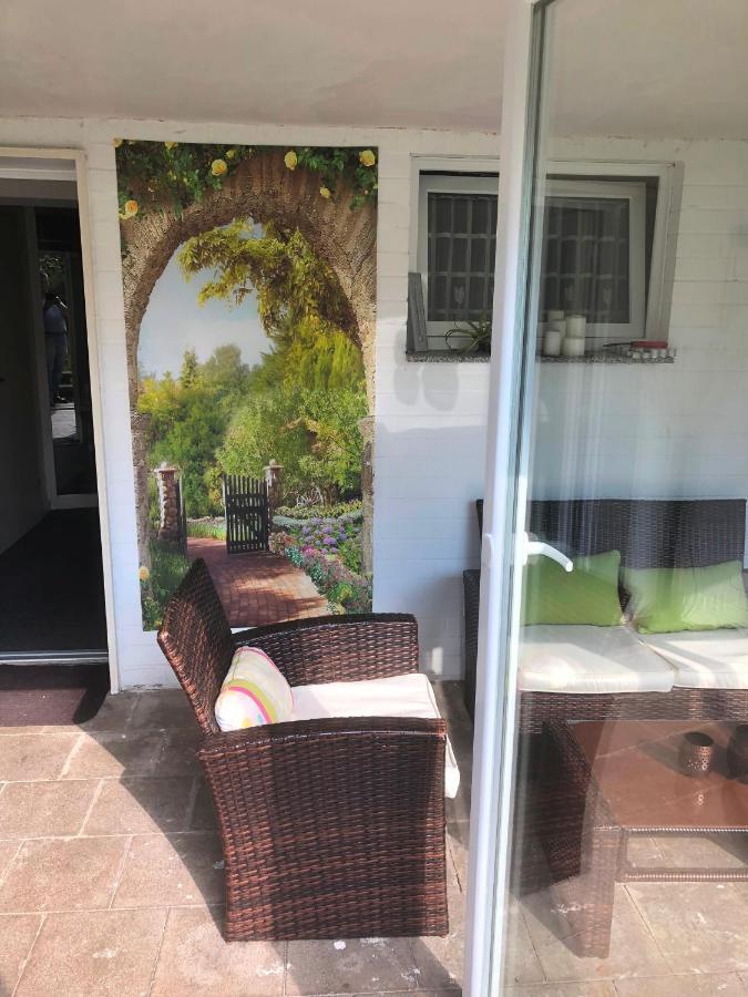 Ferienwohnung Apartment Dettum Mit Eigenem Bad, Kochnische Und Wintergarten Luaran gambar